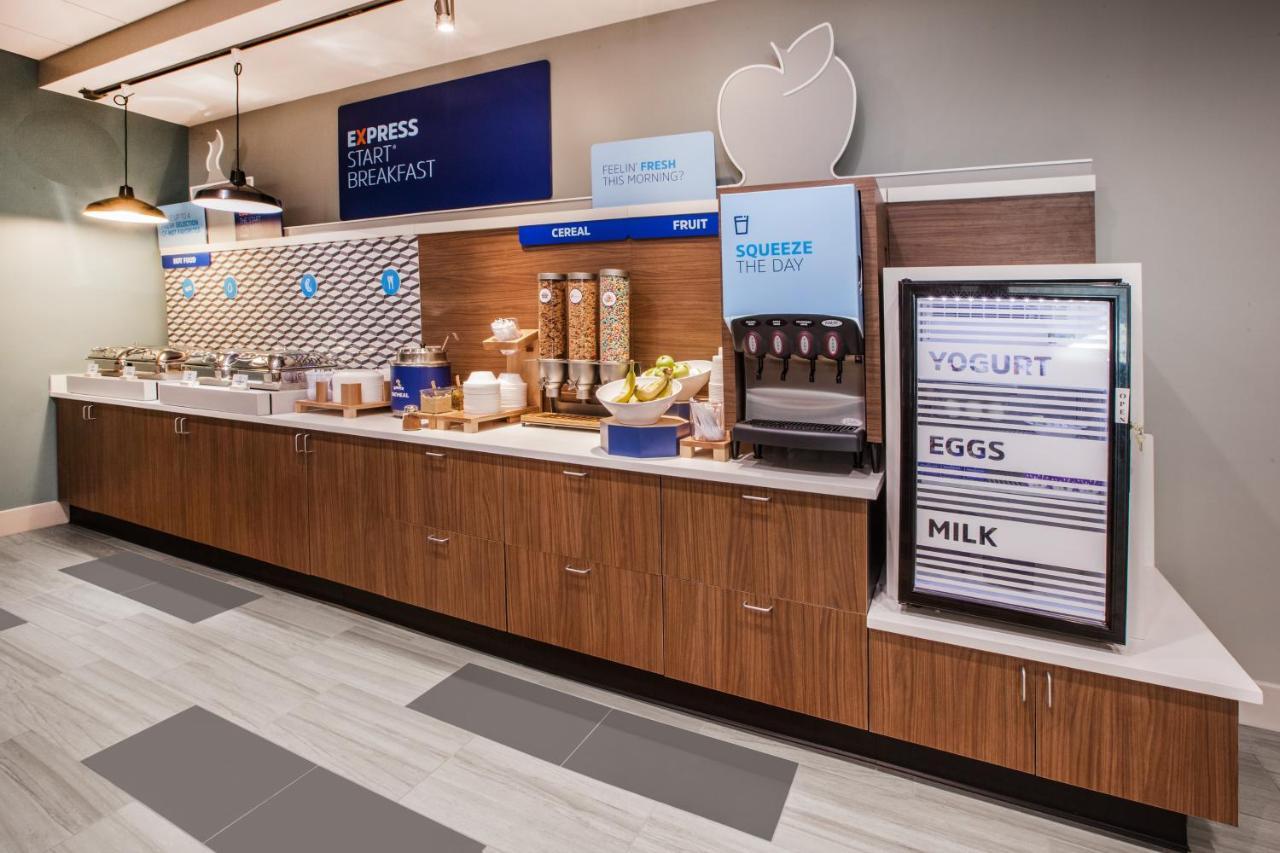 Holiday Inn Express Washington Dc Downtown By Ihg Bagian luar foto